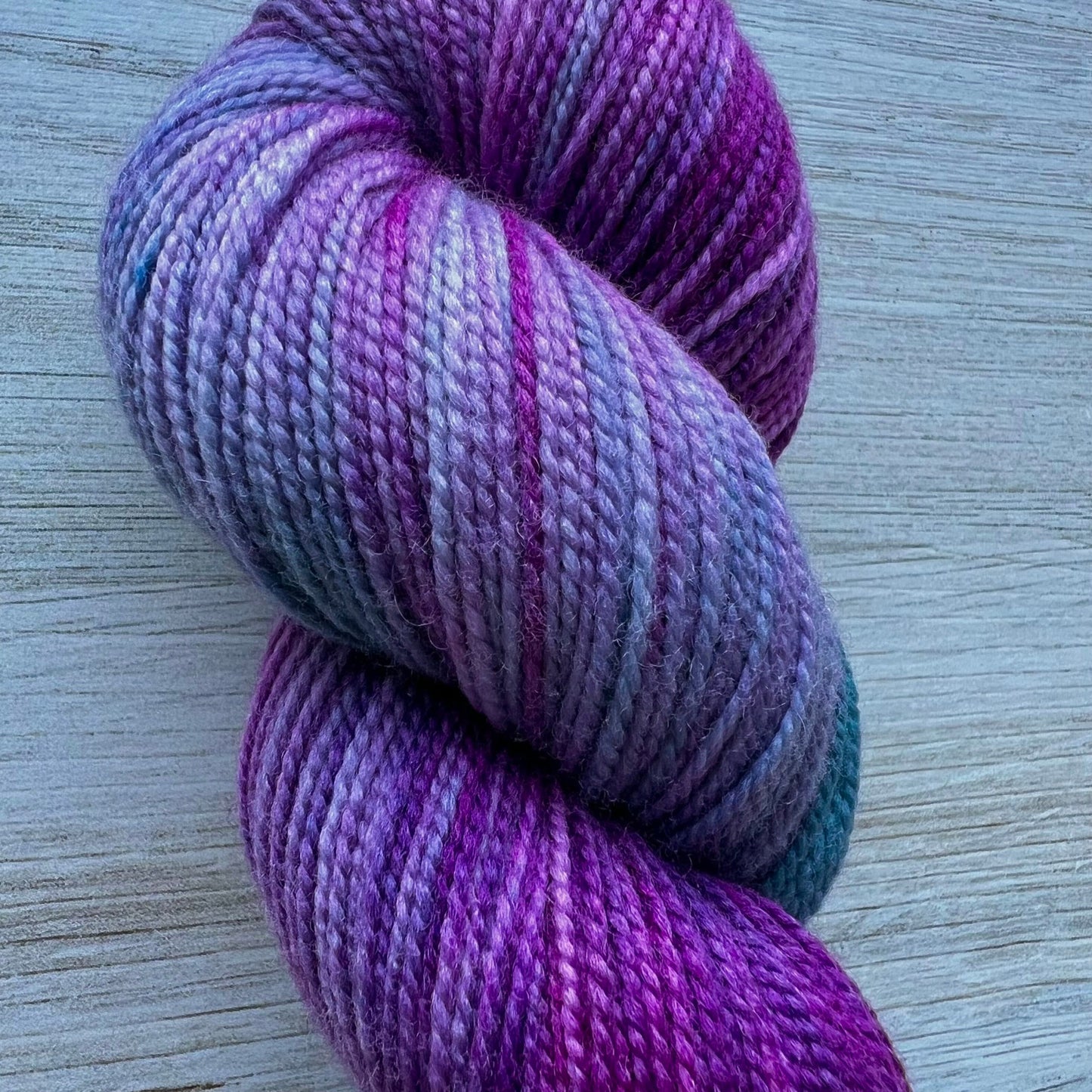 Dahlia Merino Twist Hand-dyed Yarn Fiber-Macgyver