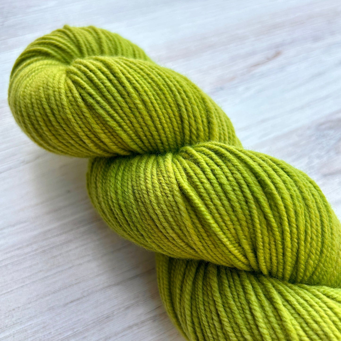 Oscar Shaniko Yarn Hand-dyed Yarn Fiber-Macgyver