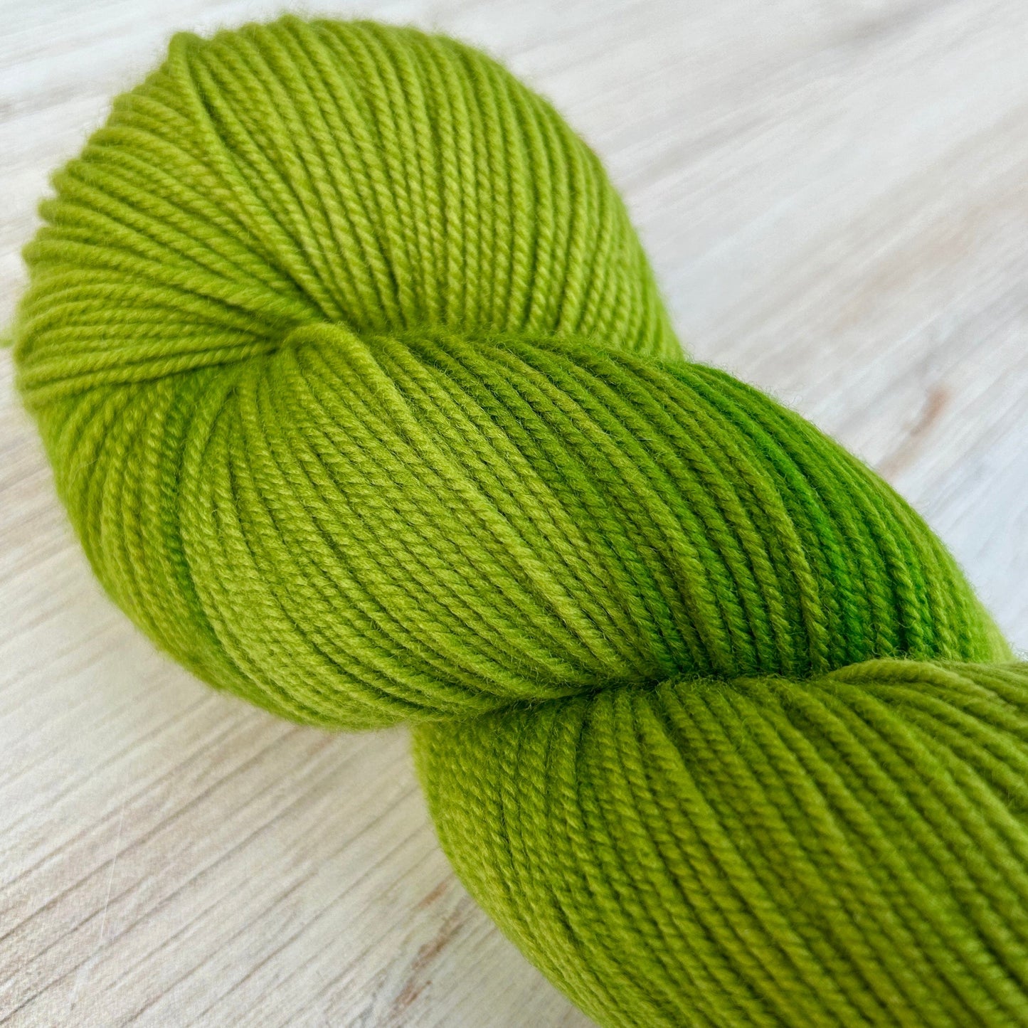Oscar Shaniko Yarn Hand-dyed Yarn Fiber-Macgyver