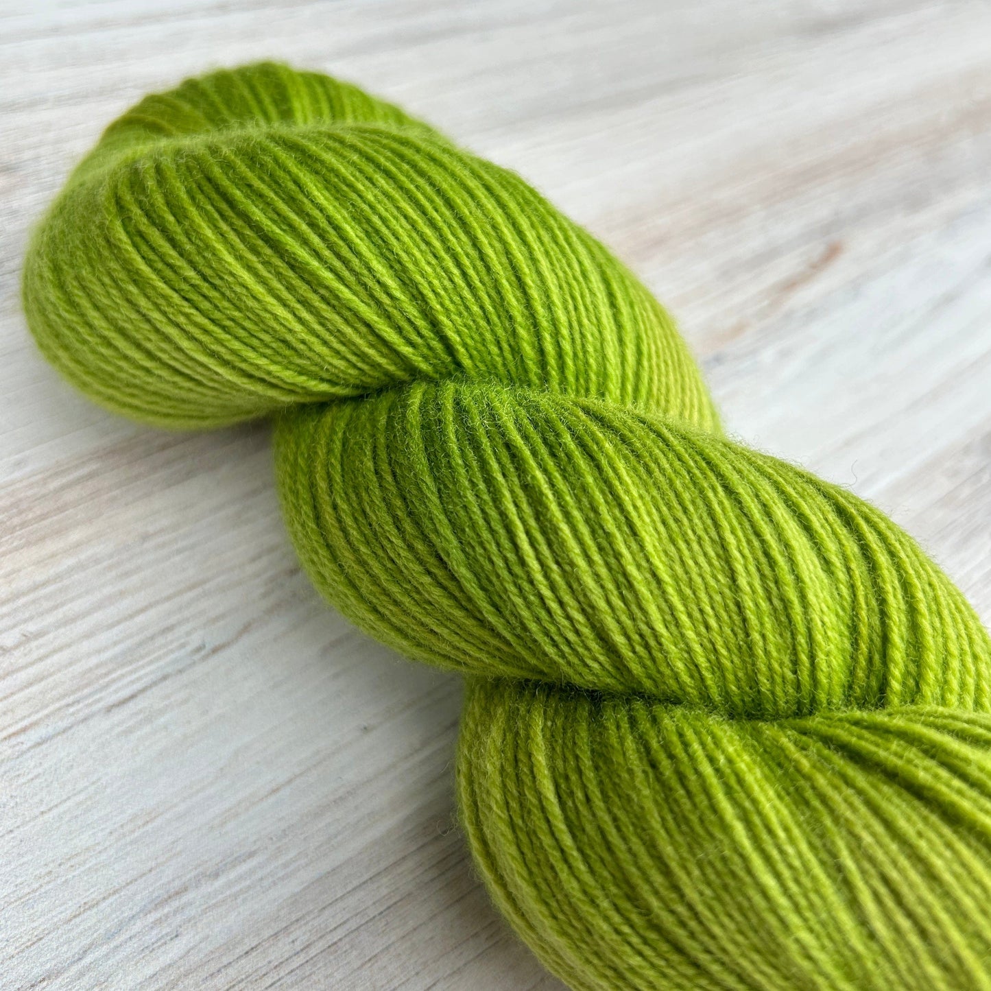 Oscar Shaniko Yarn Hand-dyed Yarn Fiber-Macgyver