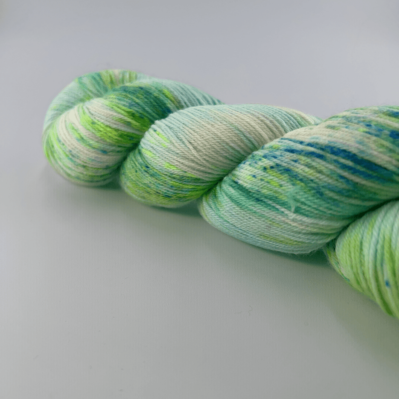 Sweet Mint Merino Sock Hand-dyed Hand Dyed Yarn Fiber-Macgyver