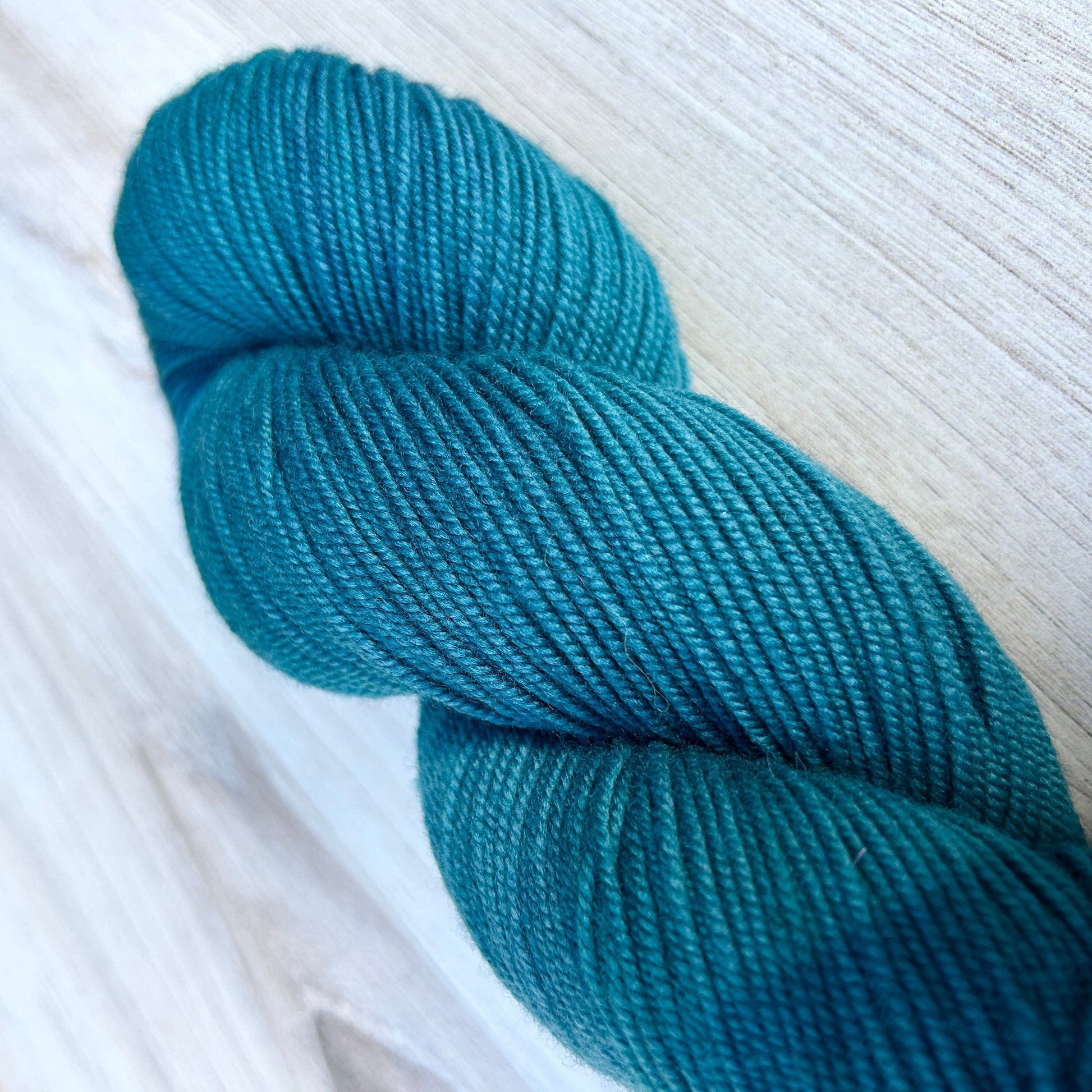 Bondi Shaniko Yarn Hand-dyed Yarn Fiber-Macgyver
