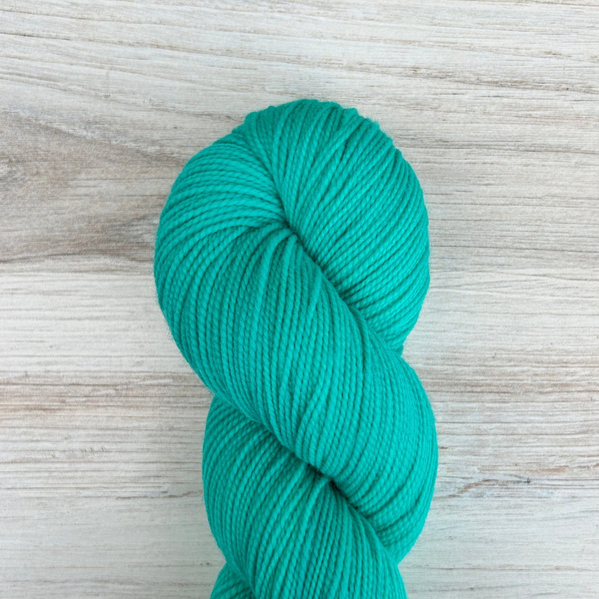 Breezy Merino Twist Hand-dyed Yarn Fiber-Macgyver