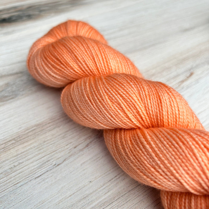 Cantaloupe Merino Twist Hand-dyed Yarn Fiber-Macgyver