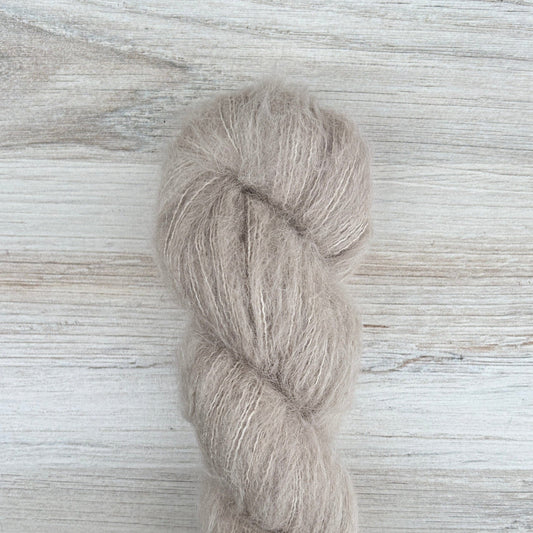 Dune Suri Silk Hand-dyed Yarn Fiber-Macgyver