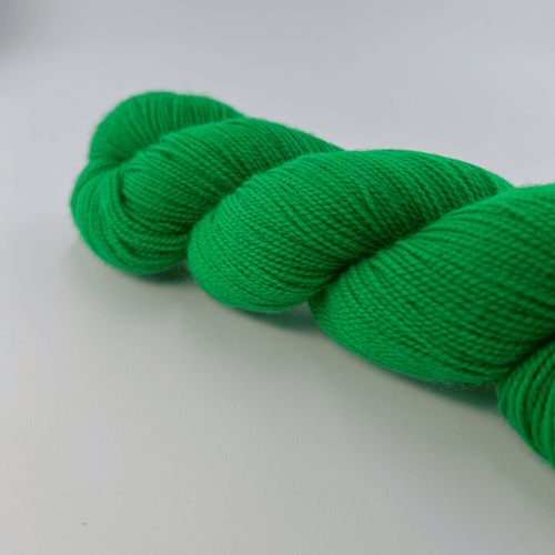 Kelly Merino Twist Hand-dyed Yarn Fiber-Macgyver