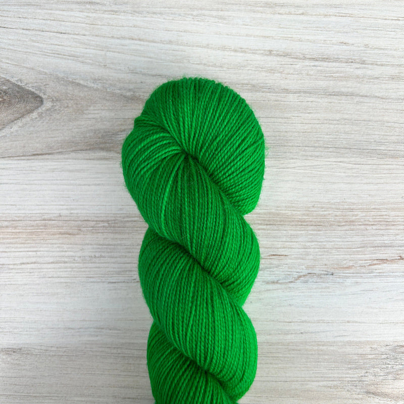 Kelly Merino Twist Hand-dyed Yarn Fiber-Macgyver