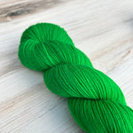 Kelly Merino Twist Hand-dyed Yarn Fiber-Macgyver