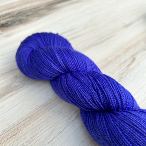 Malibu Merino Twist Hand-dyed Yarn Fiber-Macgyver