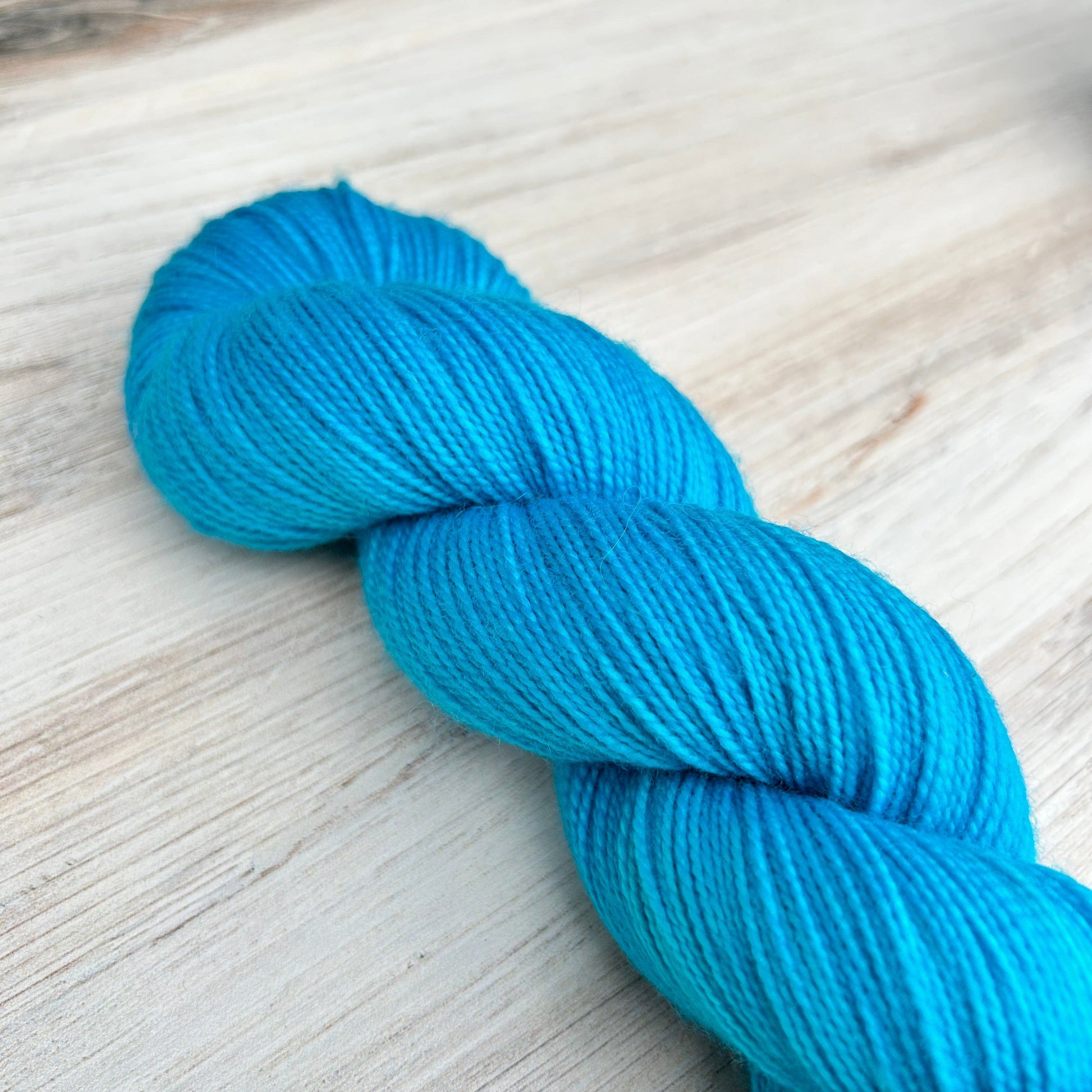 Poseidon Merino Twist Hand-dyed Yarn Fiber-Macgyver