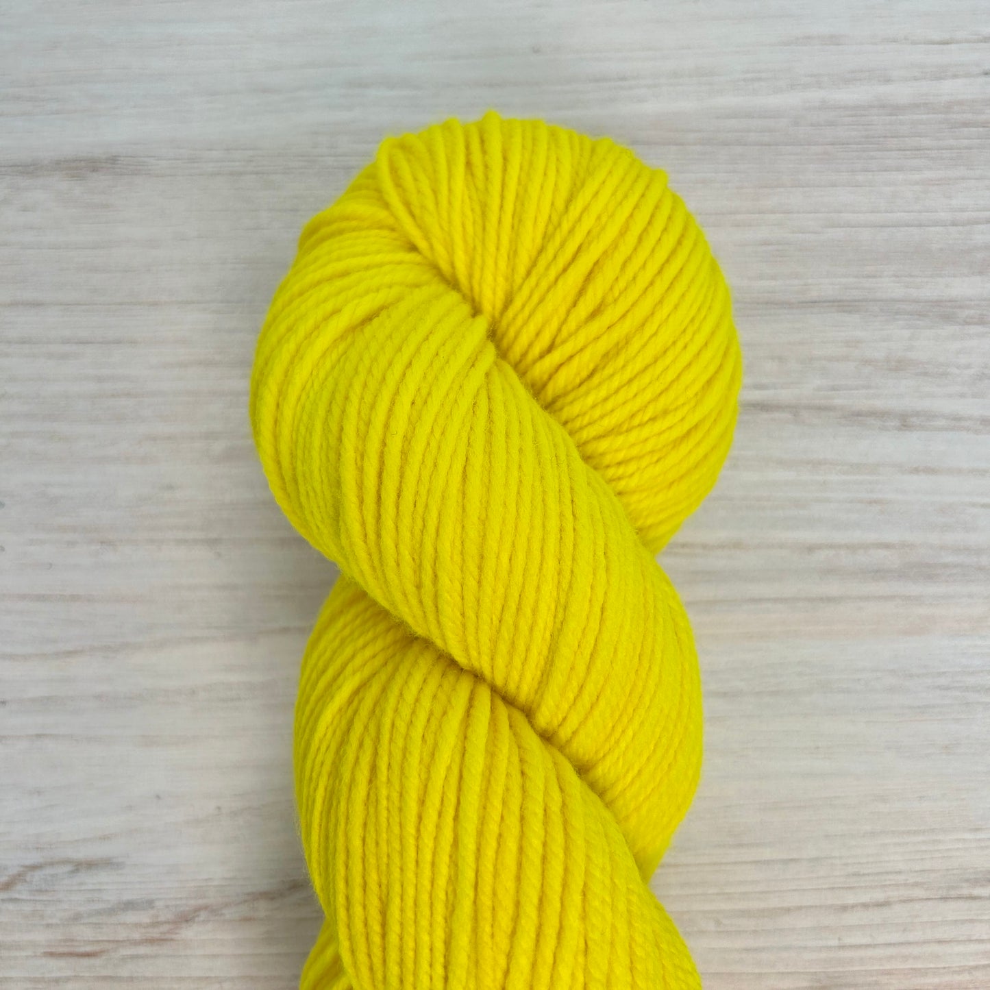 Squeeze Shaniko Yarn Hand-dyed Yarn Fiber-Macgyver